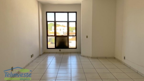 SALA COMERCIAL - CENTRO PR&Oacute;XIMO A PRA&Ccedil;A DA MATRIZ