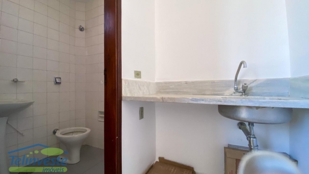 SALA COMERCIAL - CENTRO PR&Oacute;XIMO A PRA&Ccedil;A DA MATRIZ