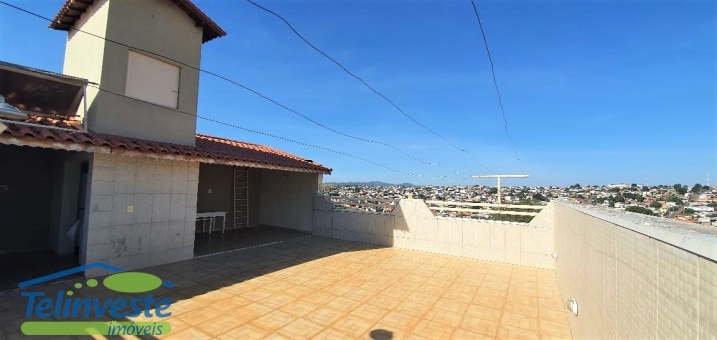 CASA COM SALA COMERCIAL - PARQUE DA ESTA&Ccedil;&Atilde;O