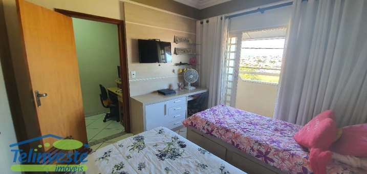 CASA COM SALA COMERCIAL - PARQUE DA ESTA&Ccedil;&Atilde;O