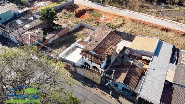 CASA E SALA COMERCIAL NA AV. DA PENHA