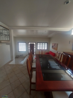 CASA NO BAIRRO MUARAMA