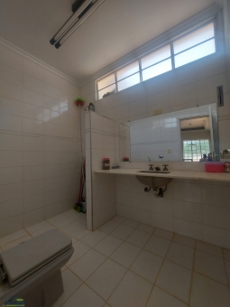 CASA NO BAIRRO MUARAMA