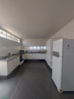 CASA NO BAIRRO MUARAMA