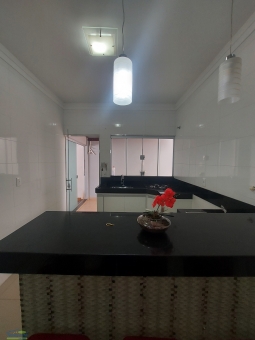 CASA NO BAIRRO PARQUE DAS AROEIRAS