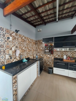 CASA NO BAIRRO PARQUE DAS AROEIRAS