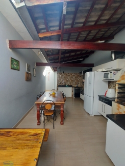 CASA NO BAIRRO PARQUE DAS AROEIRAS