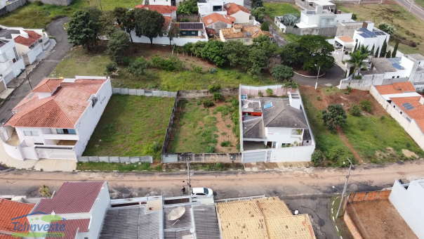 Lote de 412m&sup2; no Bairro Muarama 