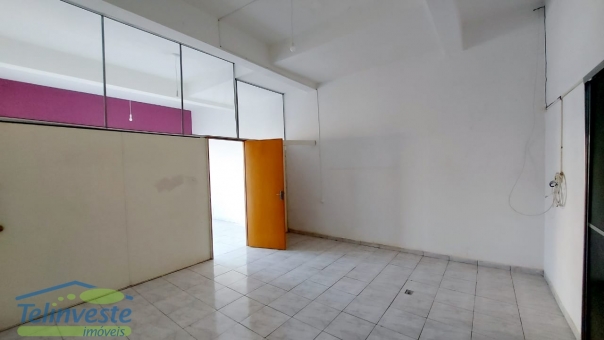 PREDIO COMERCIAL E RESIDENCIAL NO CENTRO