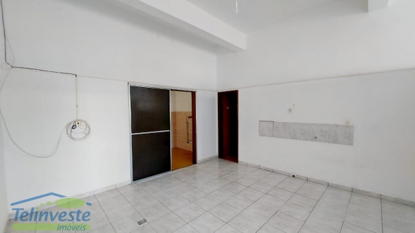 PREDIO COMERCIAL E RESIDENCIAL NO CENTRO