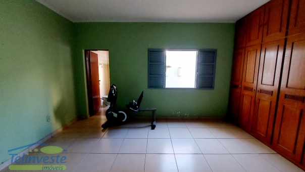 PREDIO COMERCIAL E RESIDENCIAL NO CENTRO