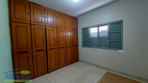 PREDIO COMERCIAL E RESIDENCIAL NO CENTRO