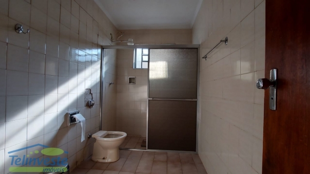 PREDIO COMERCIAL E RESIDENCIAL NO CENTRO