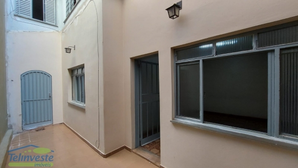 PREDIO COMERCIAL E RESIDENCIAL NO CENTRO