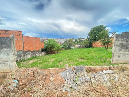 2 Terrenos - Bairro Col&eacute;gio de Passos