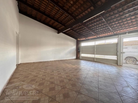 CASA A VENDA NO BAIRRO FLAMBOYANT