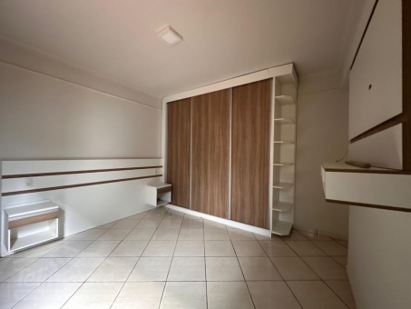 CASA A VENDA NO BAIRRO FLAMBOYANT