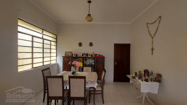 CASA NO CENTRO EM PASSOS MG 