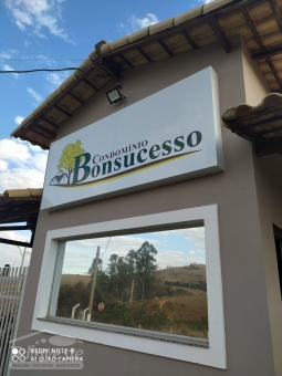 EXCELENTE LOTE A VENDA NO CONDOM&Iacute;NIO BONSUCESSO 