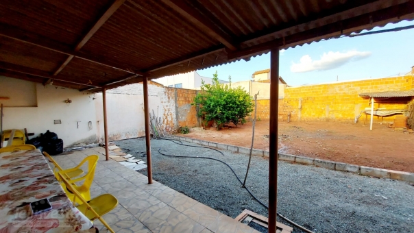 CASA NO BAIRRO VILA ROMANA 
