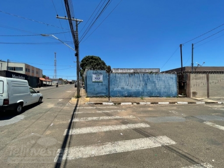 COMODO COMERCIAL E CASA NA AVENIDA LIQUINHA DA SILVEIRA