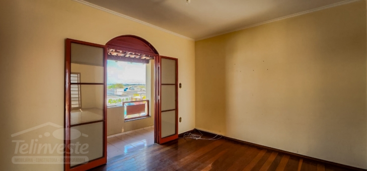 Apartamento com salas comerciais 