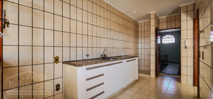 Apartamento com salas comerciais 
