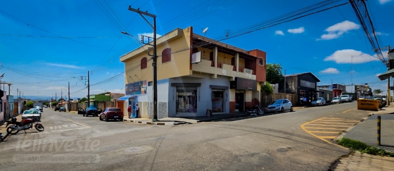 Apartamento com salas comerciais 