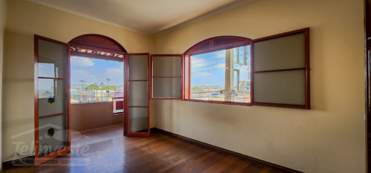 Apartamento com salas comerciais 