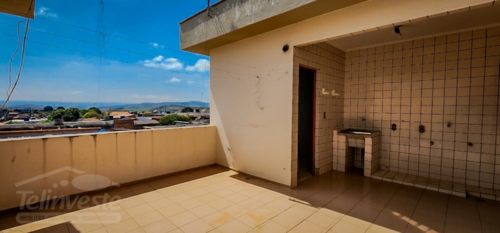 Apartamento com salas comerciais 