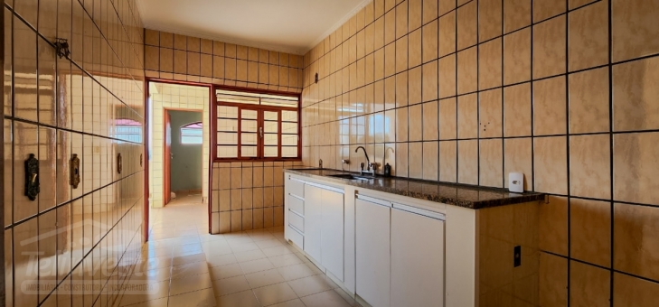 Apartamento com salas comerciais 