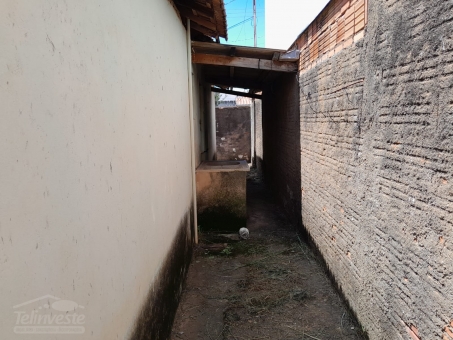 Casa de esquina para reforma pr&oacute;ximo &agrave; Liquinha Silveira