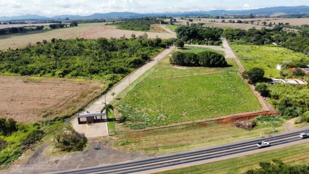 Lotes a partir de 1.000m&sup2; em condom&iacute;nio fechado
