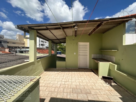 CASA A VENDA NO BAIRRO CANDEIAS 