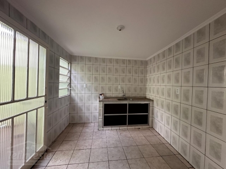 CASA A VENDA NO BAIRRO CANDEIAS 