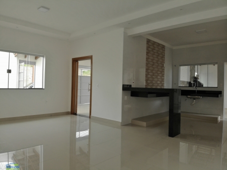 CASA NO BAIRRO PARQUE DAS AROEIRAS 