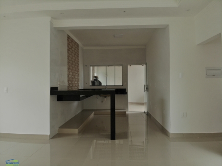 CASA NO BAIRRO PARQUE DAS AROEIRAS 