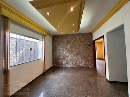 EXCELENTE CASA A VENDA NO BAIRRO VILA RICA 