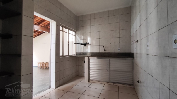 CASA - PROXIMO AO CENTRO E AVENIDA DA MODA