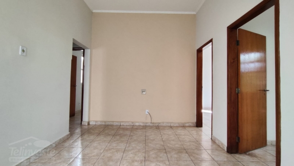 CASA - PROXIMO AO CENTRO E AVENIDA DA MODA