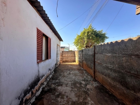 CASA A VENDA NO BAIRRO CASAR&Atilde;O