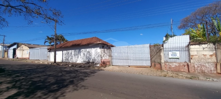 BARRAC&Atilde;O NO SERRA DAS BRISAS
