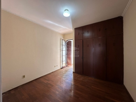 APARTAMENTO A VENDA NO CENTRO DE PASSOS 