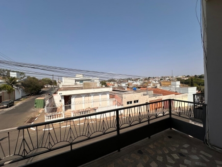 EXCELENTE SOBRADO A VENDA NO MUARAMA