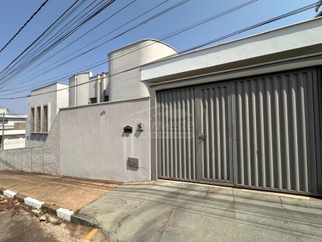 EXCELENTE SOBRADO A VENDA NO MUARAMA