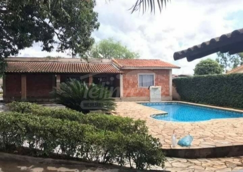 Bela ch&aacute;cara no Condom&iacute;nio Jardim das Ac&aacute;cias