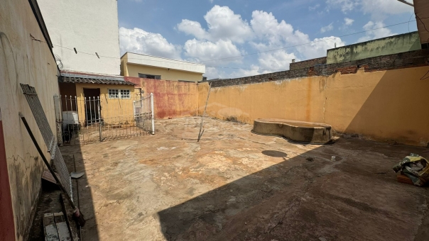 CASA DE OPORTUNIDADE PROX. &Agrave; PO&Ccedil;OS DE CALDAS