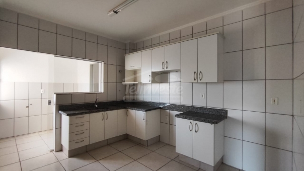 APARTAMENTO CENTRAL (PR&Oacute;XIMO AVENIDA AROUCA)