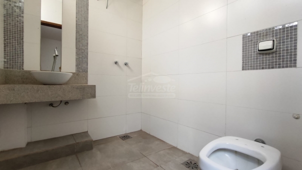 Excelente Casa Comercial - Centro