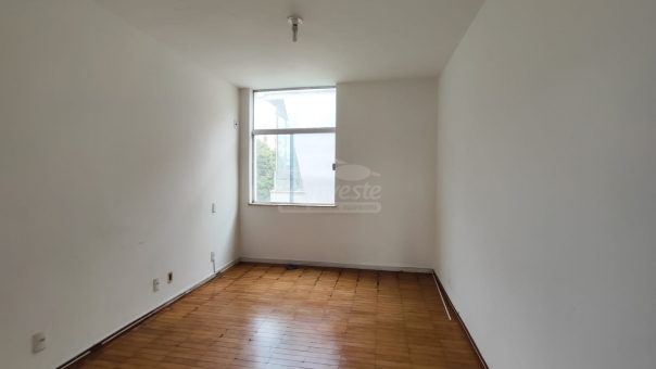 Excelente Casa Comercial - Centro